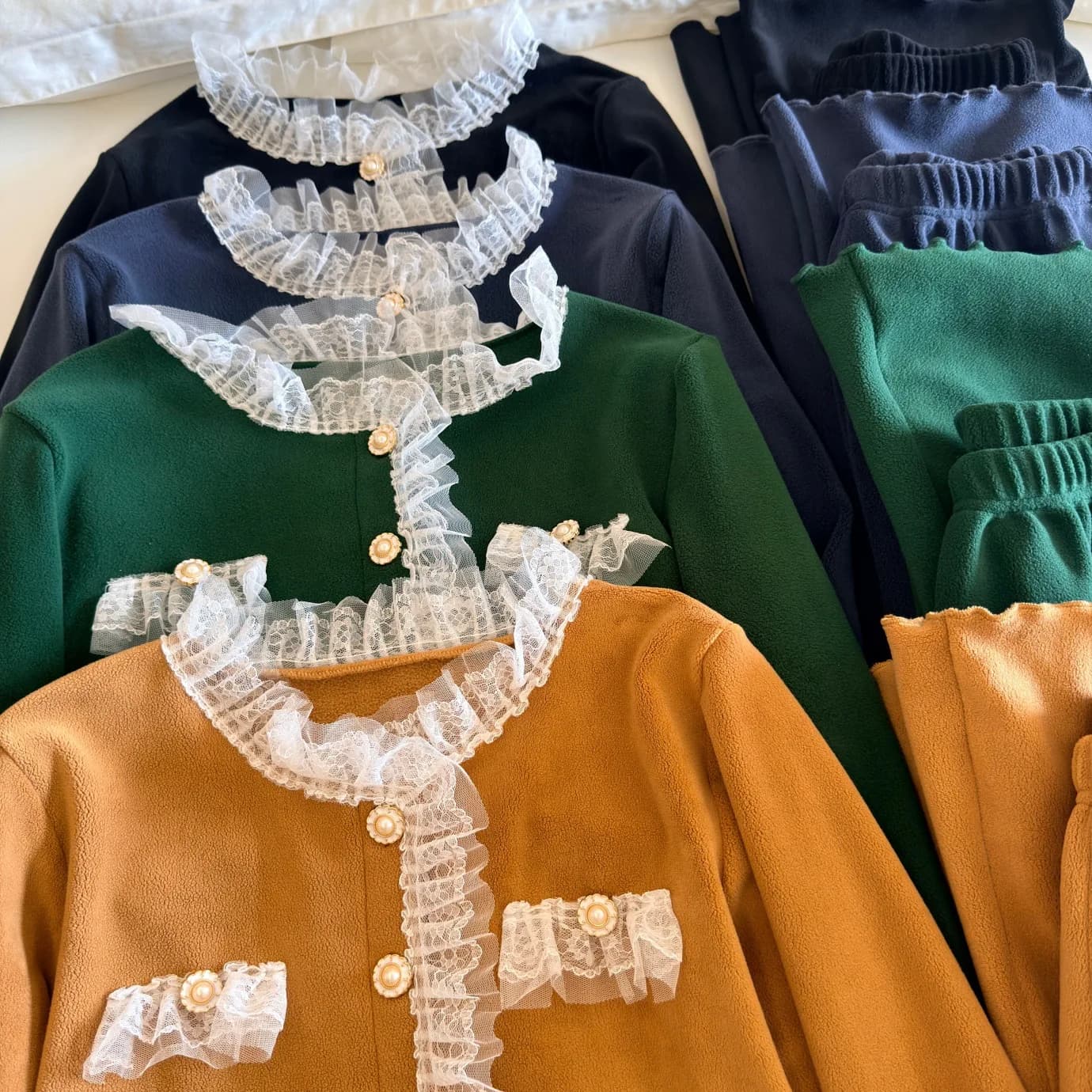 Autumn and winter pajamas for women in velvet, warm for domestic use