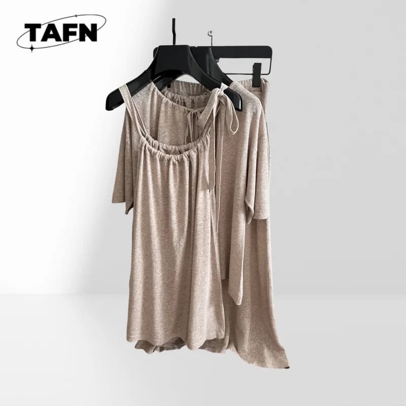 Casual Women's Skirt Set, Trendy and Comfortable for Warm Days 30. Women's Summer Skirt and Top Set, Perfect for BeachAI0965