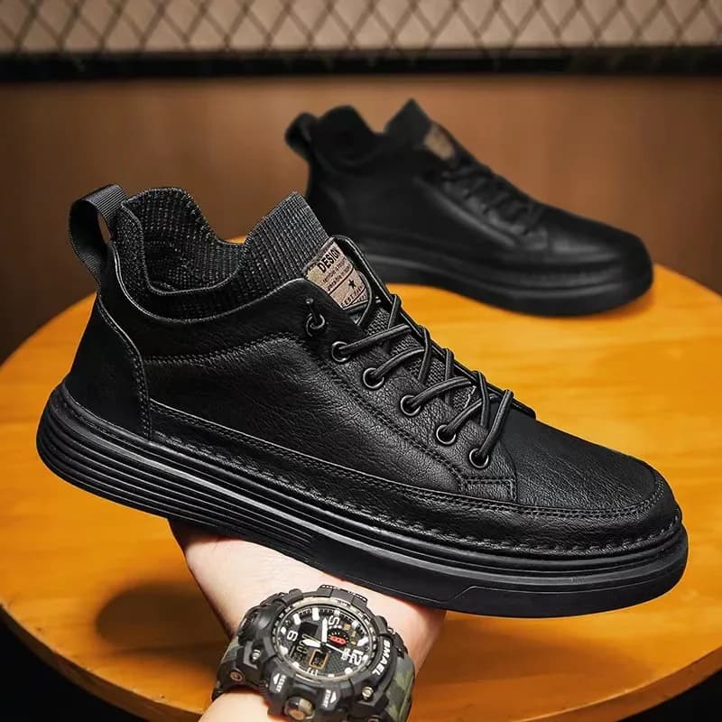 Men's Shoes New Autumn Black Leather Shoes Anti-skid Wear-resistant Light Board Shoes Breathable Booster Men Sneakers