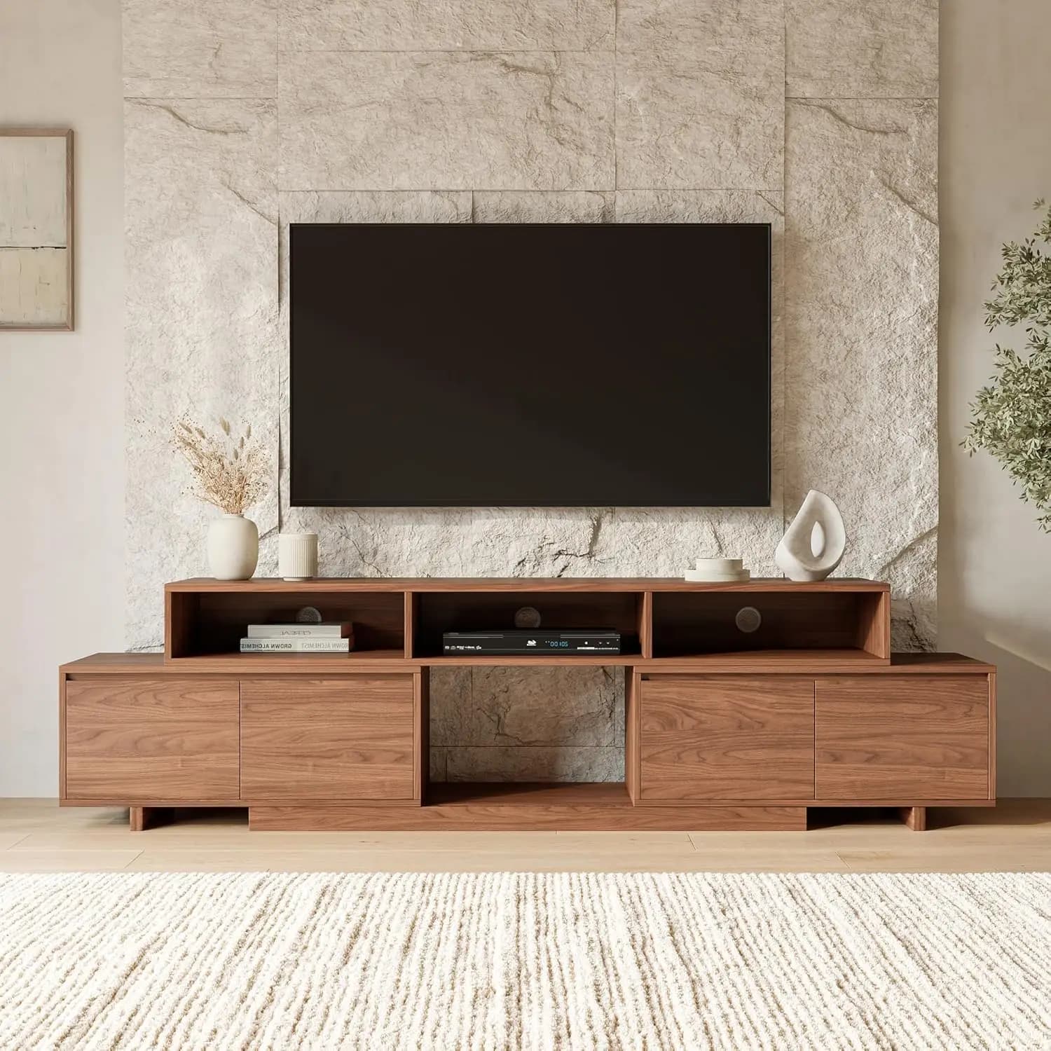 Mobile TV Allungabile in Noce 63-94.5in (65-100in) con 2 Armadietti, 3 Scomparti Aperti, Ripiano Regolabile e Gestione Cavi, Personalizzabile