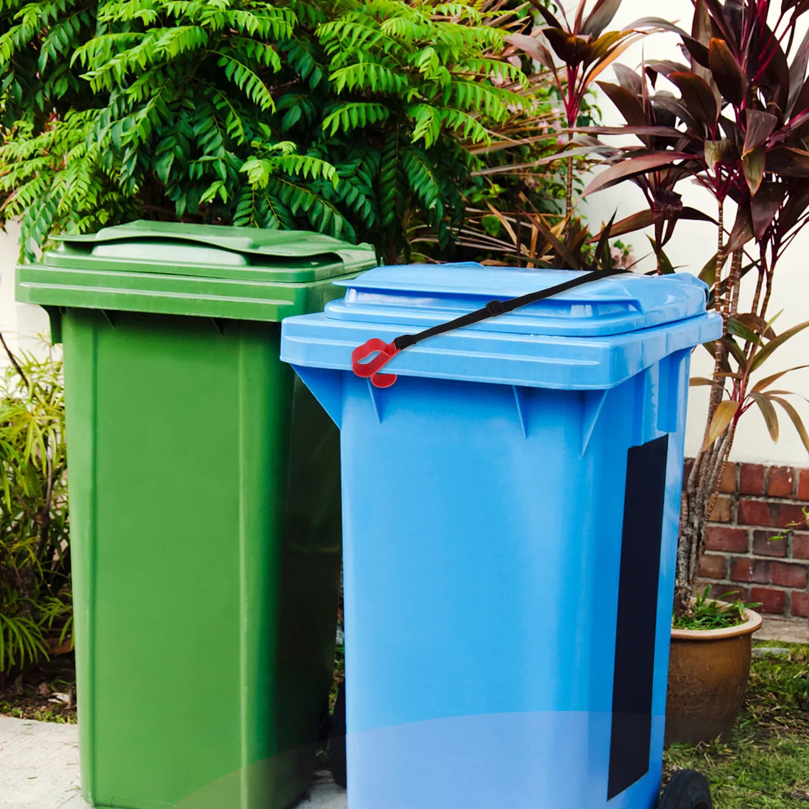 Universal Trash Can Lock Strap Elastic Bungee Cord Lid Lock for Animals Bears Raccoons Dogs Outdoor Garbage Bin Recycle Bin