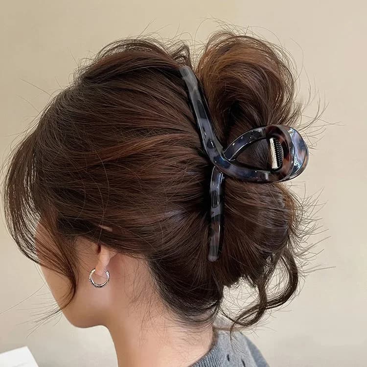 Nuova Moda 2024: Fermagli per Capelli in Acrilico a Forma di Arco, Stampa Leopardata, Grandi Clip a Squalo per Donne, Accessori per Capelli