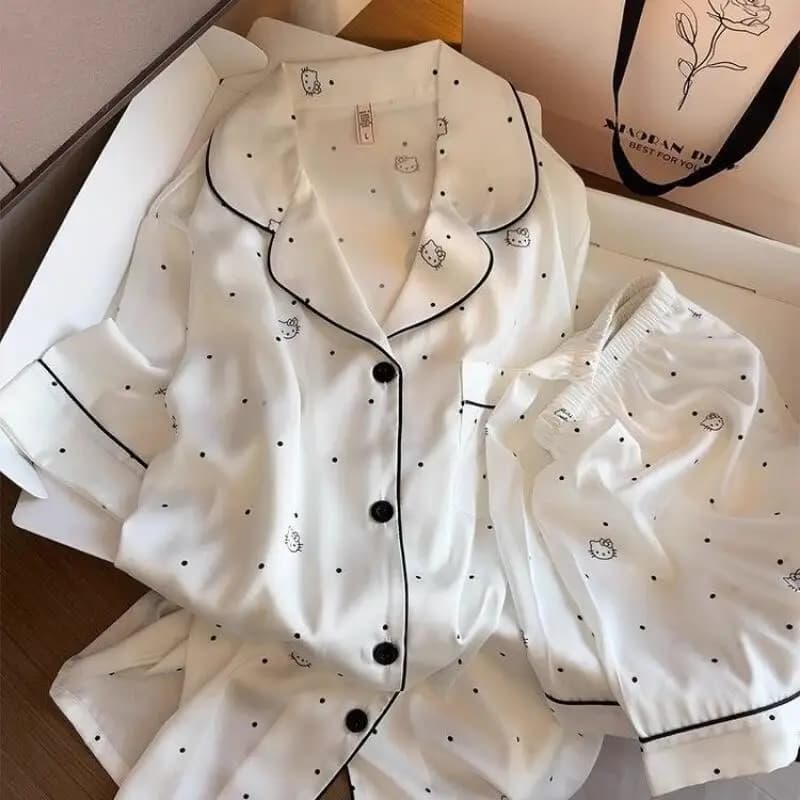 Nuovi Pigiami Hello Kitty Semplici e Trendy per Donne, Estivi con Maniche Corte e Pantaloncini, Abbigliamento Casual Comodo per Ragazze, Motivi Cartoon