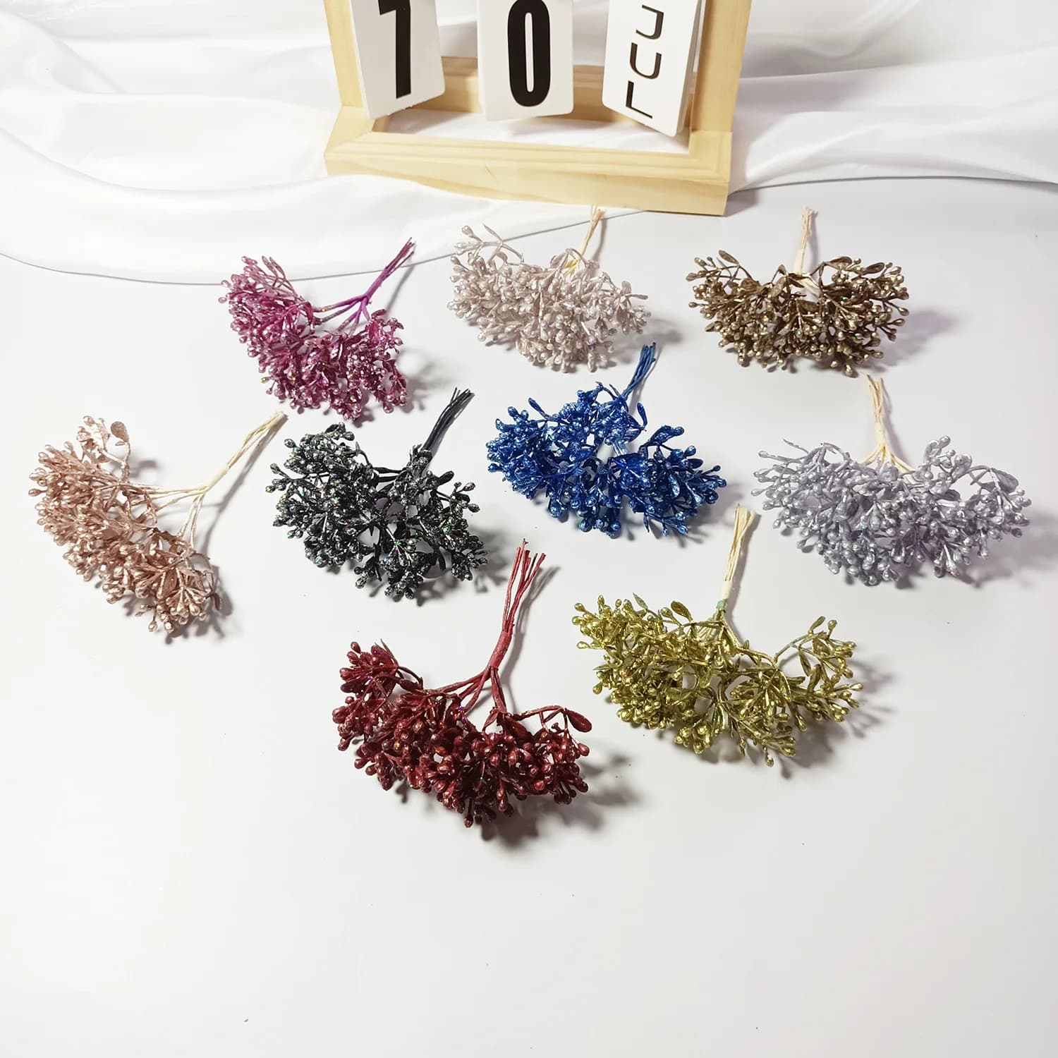 6pcs Artificial Plants Plastic Brooch Scrapbook Wedding Decorative Flowers Wreaths Diy Gifts Box Christmas Decorations for Home