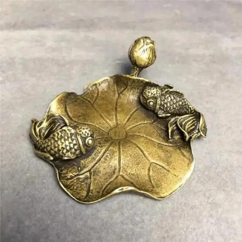 1 Pcs Retro Brass Goldfish Lotus Leaf Figurine Mini Incense Stick Holder Desktop Sculpture Home Office Decoration Ornament