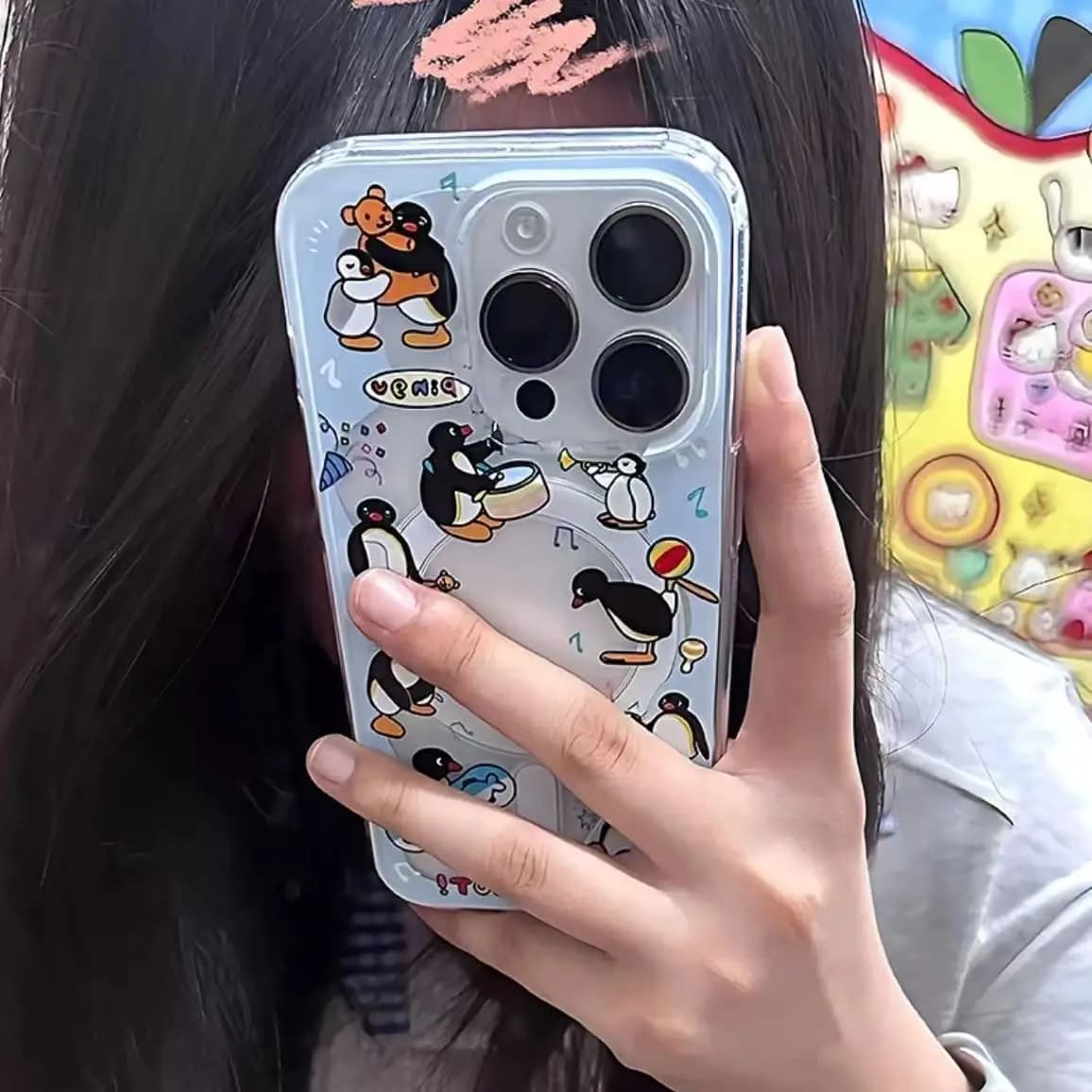 Cover per iPhone con Pinguino Creativo a Schermo Intero per iPhone 17 16 15 14 13 11 Pro Max AIR 16 PLUS 12 MINI Compatibile con MagSafe - Stile Y2K Carino