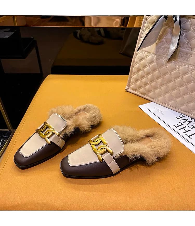 Pantofole da donna nuove autunno/inverno pelose piatte con punta quadrata e fibbia in metallo, versatili, calde, a mezza copertura, alla moda, slip-on.