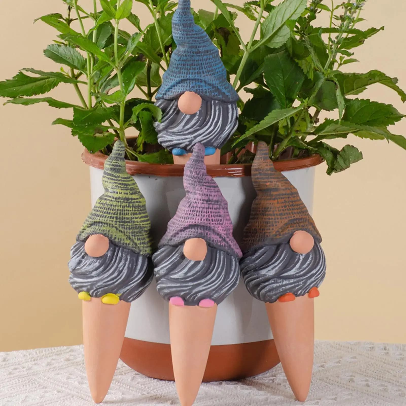 Automatic system of irrigation for pot plants Scenter for irrigation in the shape of a cute gnome Efficient self-irrigation plant insert Waterer