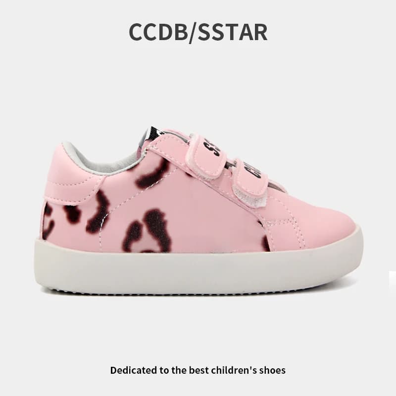 Scarpe da ginnastica per ragazze Primavera Autunno Bambini Marchio di moda Sport Corsa Scarpe da ginnastica robuste Neonati Bambini Casual Glittler Star Scarpe Suola morbida