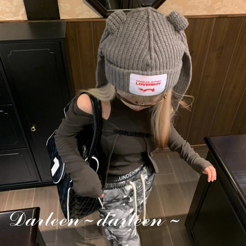 1pc Women's Warm Ear Protection Beanie Hat,Korean Style Sweet Fox Ear Strip Knitted Hat with Letter Patch,Suitable for Dailywear