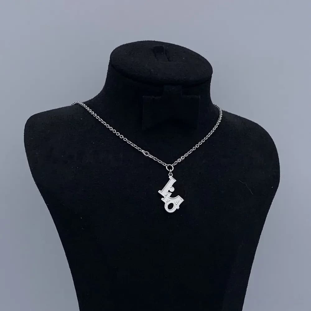 2025 New vintage necklace with luxury letter, fashionable versatile gift for the anniversary of the lover