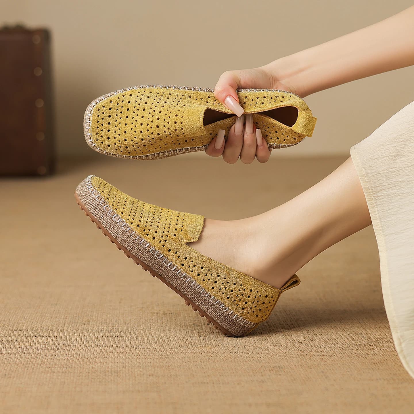 Mocassini da Donna in Vera Pelle Scamosciata, Sandali Estivi Traforati a Punta Tonda, Scarpe Casual da Donna