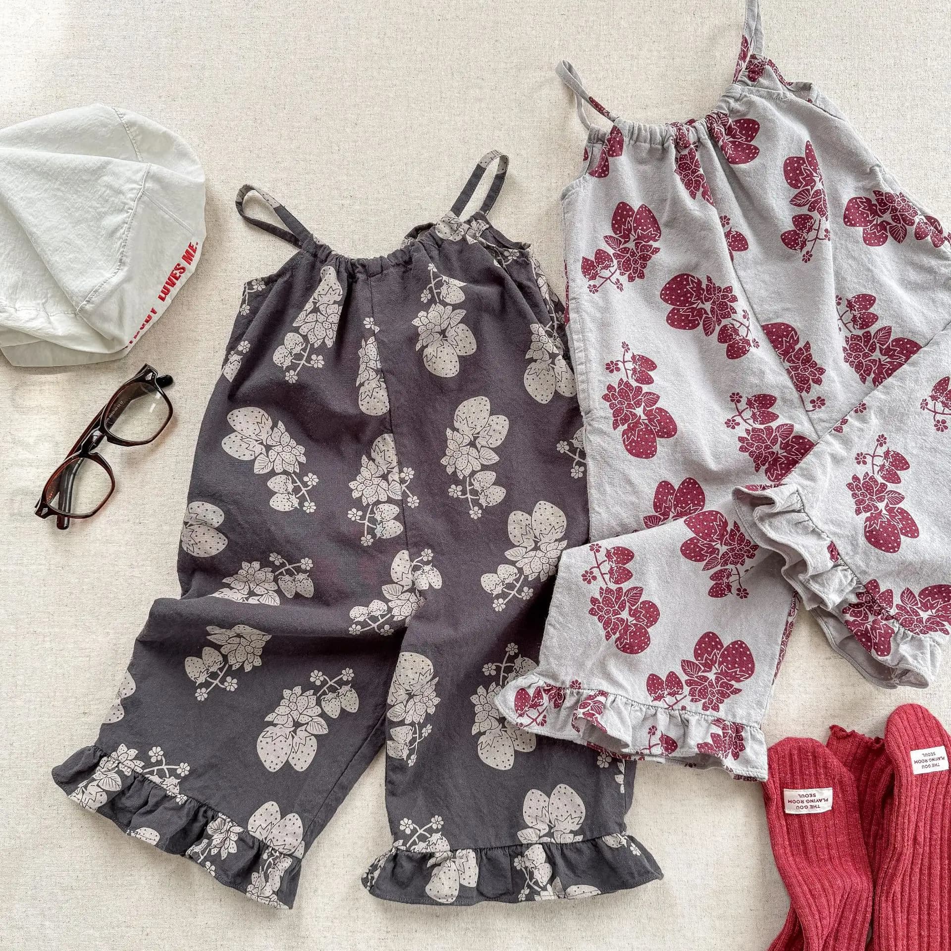 2025 Estate nuove ragazze pantaloni a tracolla larghi moda bambini ragazze tuta bambini pantaloni a gamba larga pantaloni casual per bambini vestiti per ragazze