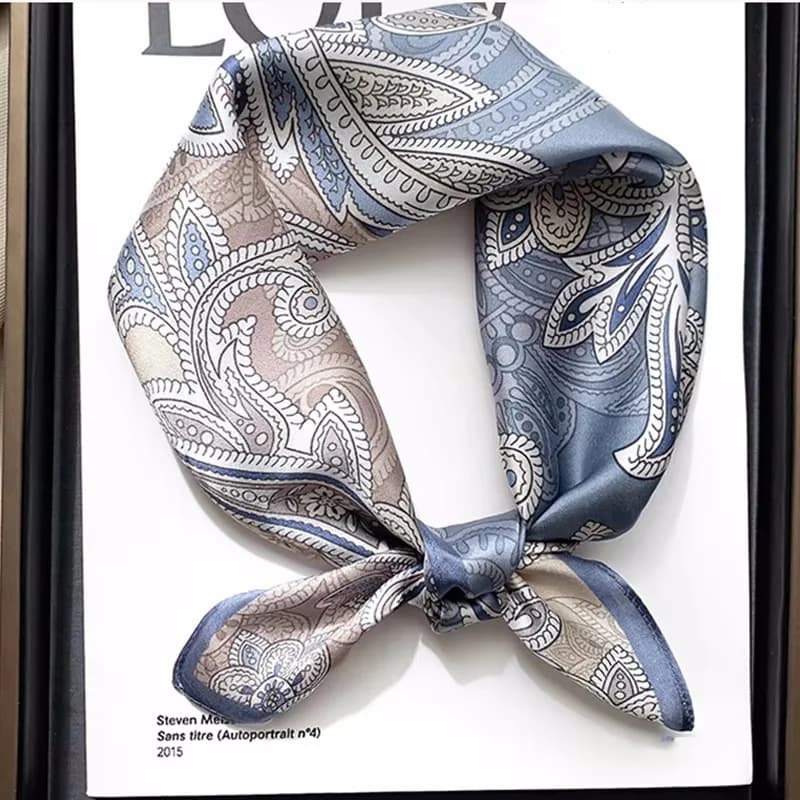 Donne 70*70 cm Sciarpa di seta quadrata/sciarpe di lusso Wrap 2025 Cravatta per capelli Fascia Borsa Ordito Morbido Fazzoletto da collo Hijab Foulard femminile