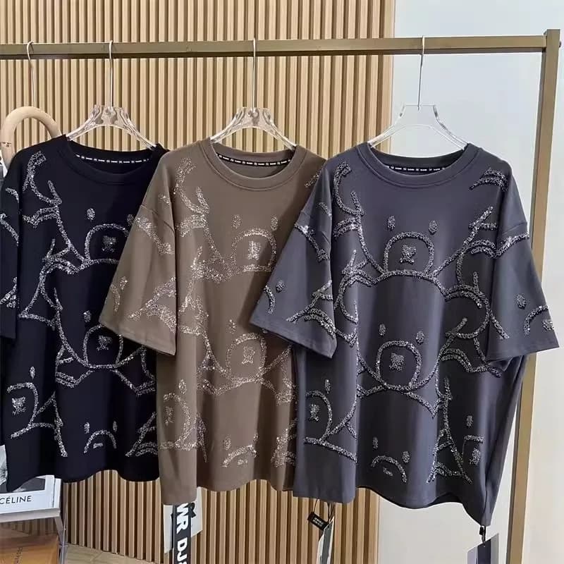 L-4XL Plus Size T-shirt per le donne Cartoon Bear Pattern Diamanti Estate Manica corta Allentato Magliette e camicette Abbigliamento donna Ropa De Mujer