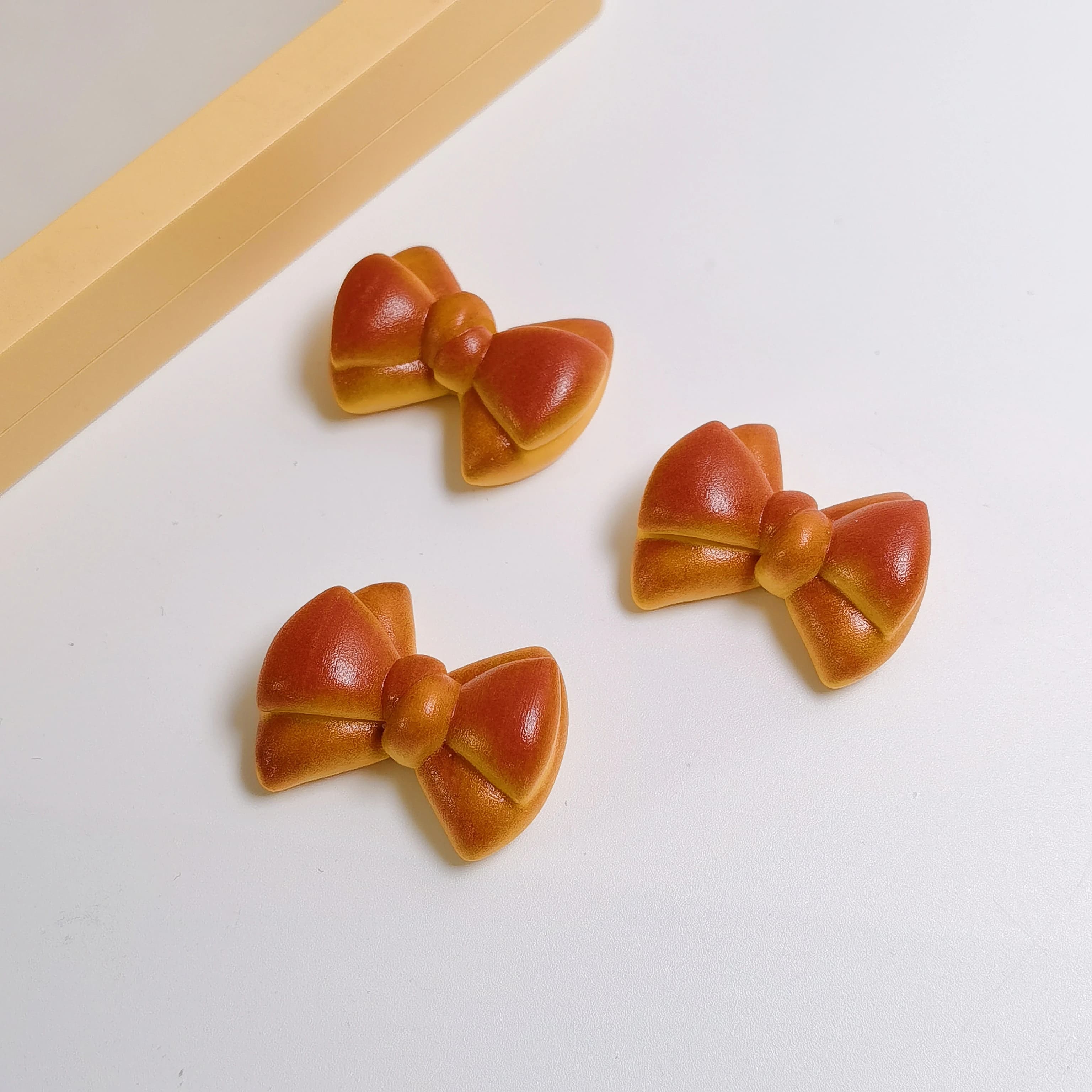 Bread Croissant Cartoon Resin Flatback Diy Decoden Phone Case Charms Handmade Resin Accessoreis