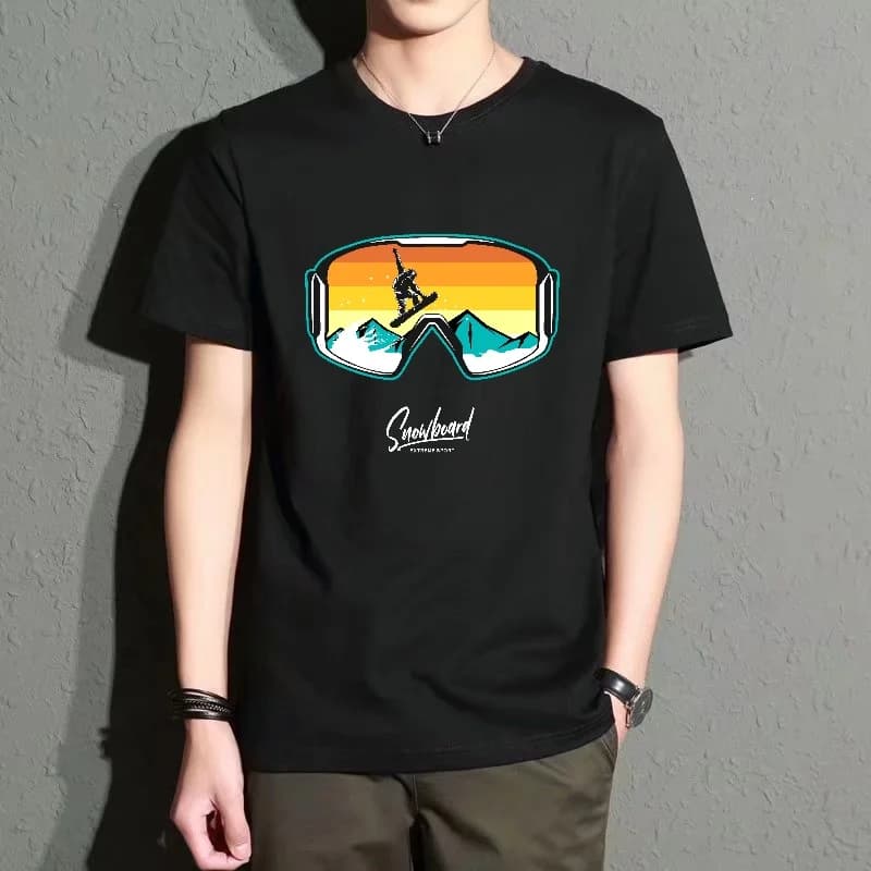 Men's Black Round-Neck Short-Sleeved T-Shirt with Ski Goggles Pattern Print, Street Fashion Casual Style, Versatile for Everyday Wear and Sports, Comfortable and Breathable Polyester Fabric