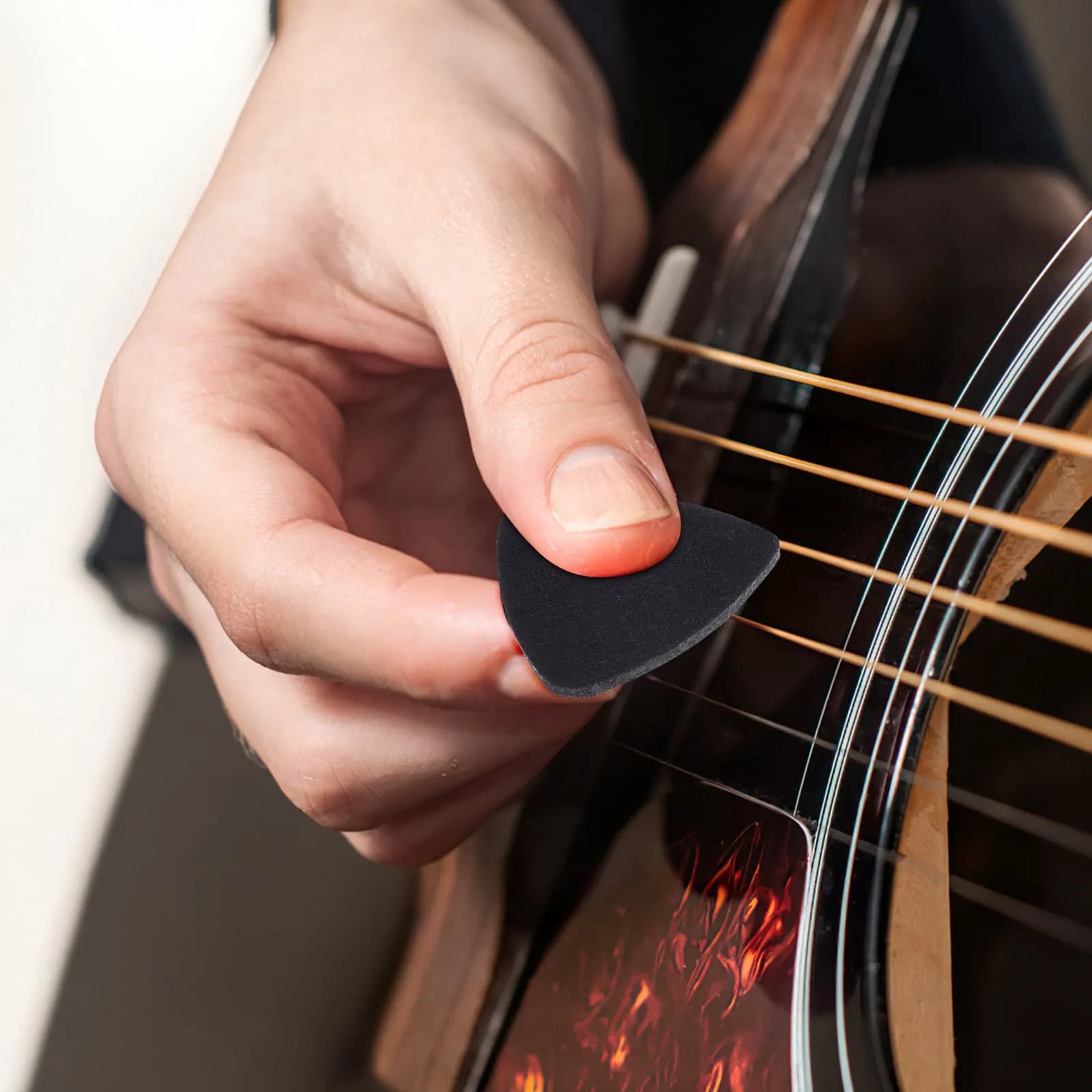 15 Pezzi Plettri in Feltro Vibranti per Chitarra e Ukulele, Morbidi, Confortevoli, Superficie Liscia, Multifunzionali, Sottili, Misura Media, per Artigianato e Fai da Te