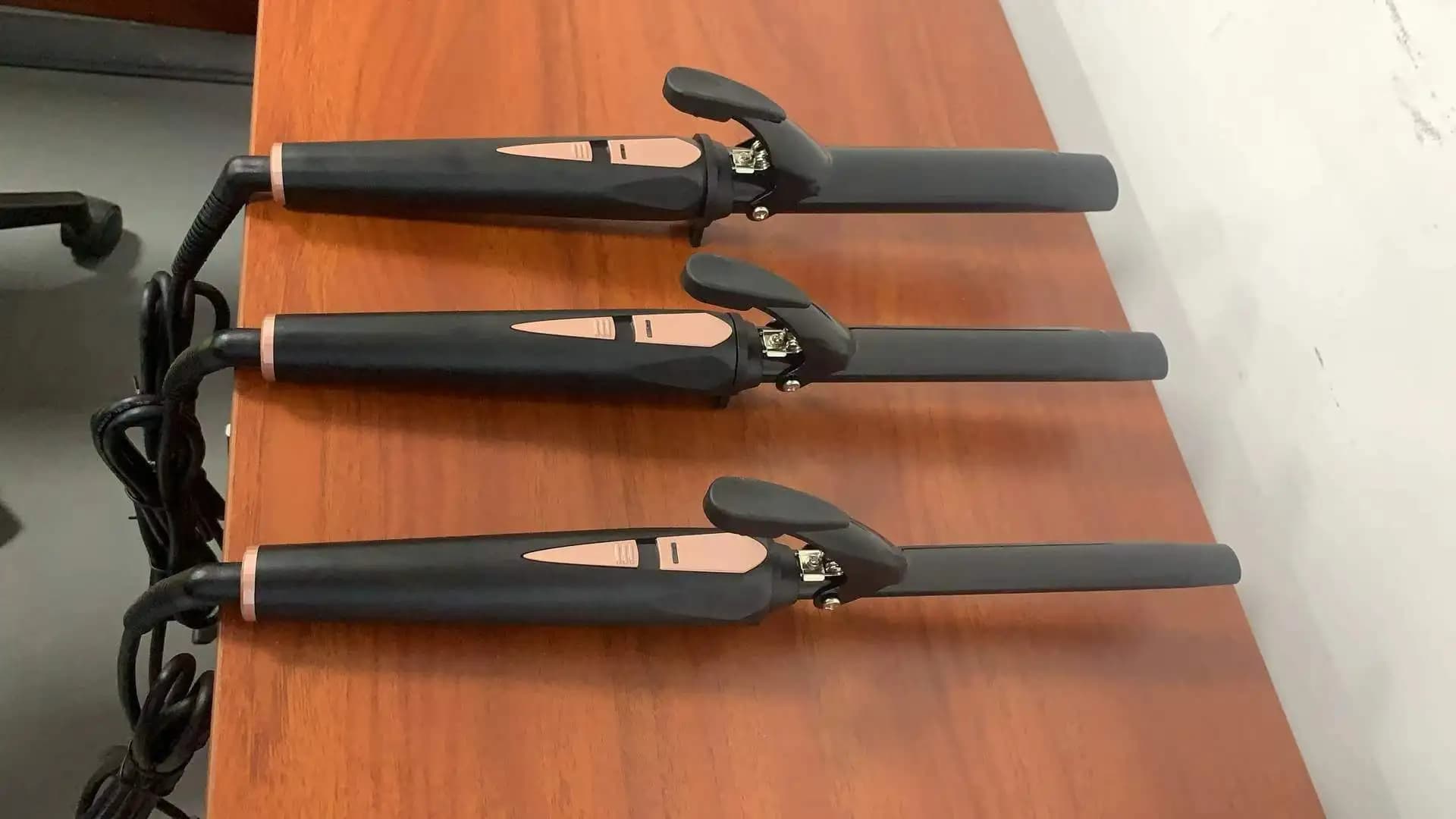 Styler elettrico professionale per capelli, per uso domestico o alberghiero, ferro arricciacapelli rotante per onde grandi.