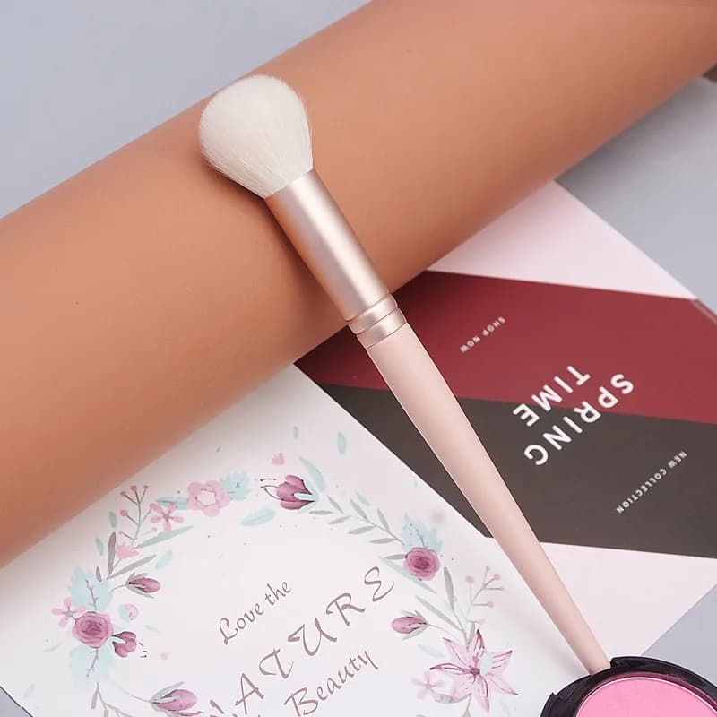 Multifunctional Pink Natural Goat Hair Brush Background Makeup Brushes Beauty Tools