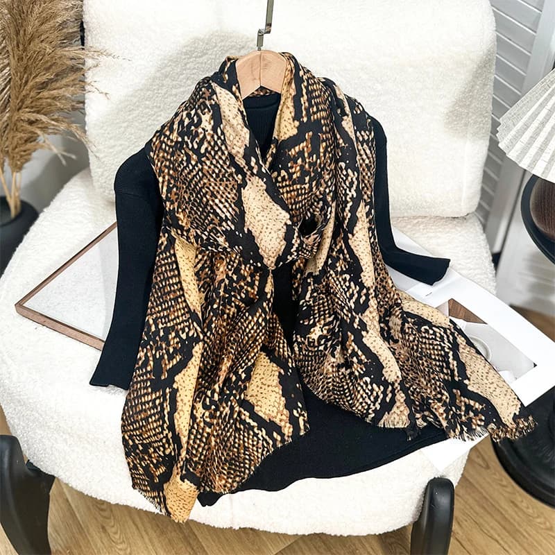 Sciarpa di marca di lusso Scialle di cotone con stampa leopardata Lady Wrap Grande caldo Pashmina Hijab Sciarpe con fascia Bufanda Foulard Stole 2025