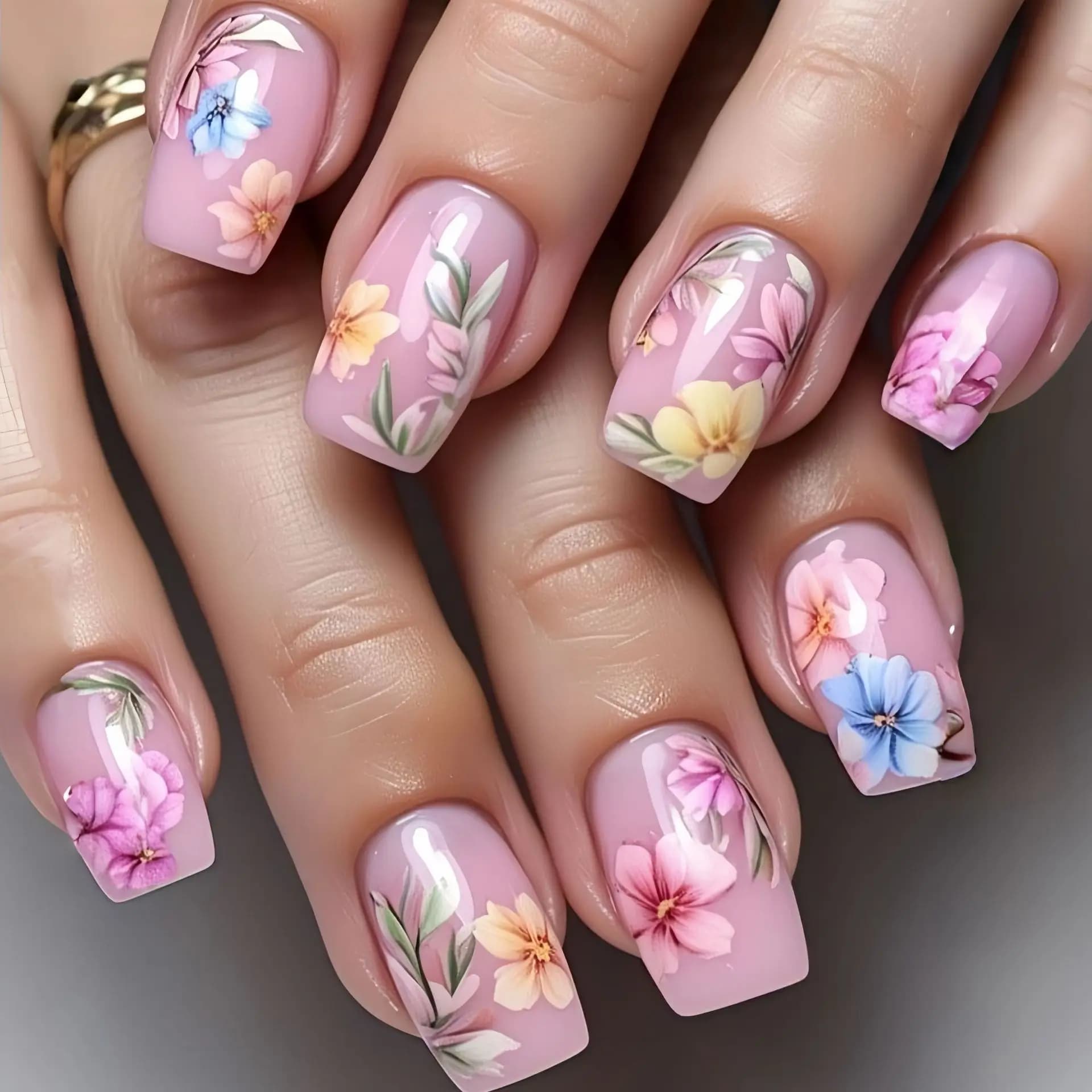 Unghie finte medie da donna, ragazze, fiori rosa, design a farfalla per la stagione primaverile ed estiva. Punte quadrate per unghie finte