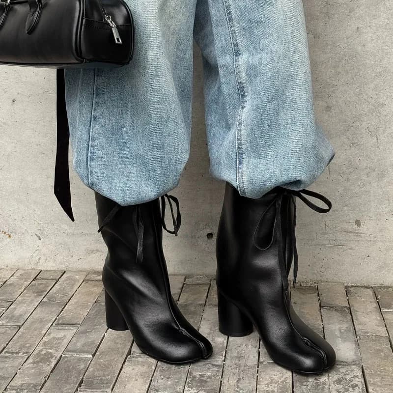 New Women Split Toe Ankle Boots Ruffle Trim High Chunky Block Heel Lace Up Short Boots Fashion Daily Outdoor Ladies Footwear
