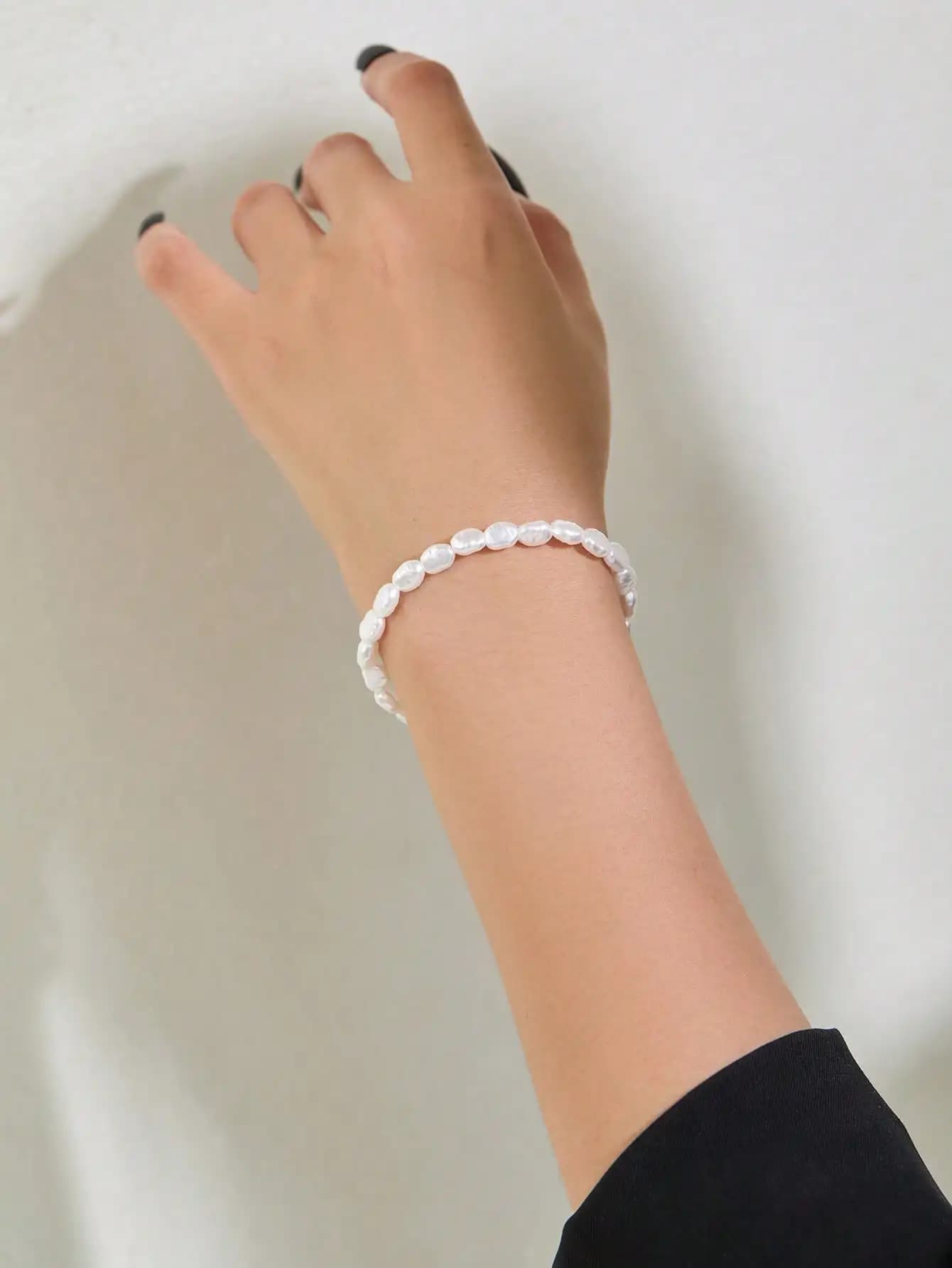 Bracciale asimmetrico con perle finte da donna, semplice, personalizzato, per feste, banchetti, uso quotidiano, regalo
