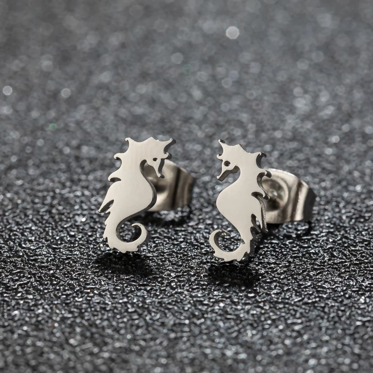Orecchini a spirale in acciaio inossidabile con animali marini insoliti per le donne Orecchini traforati con schermi per orecchie di gioielli alla moda