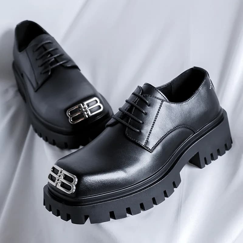 Scarpe casual da uomo in pelle Scarpe derby alla moda Punta quadrata Scarpe firmate alla moda per uomo Sneaker Scarpe stringate con suola spessa
