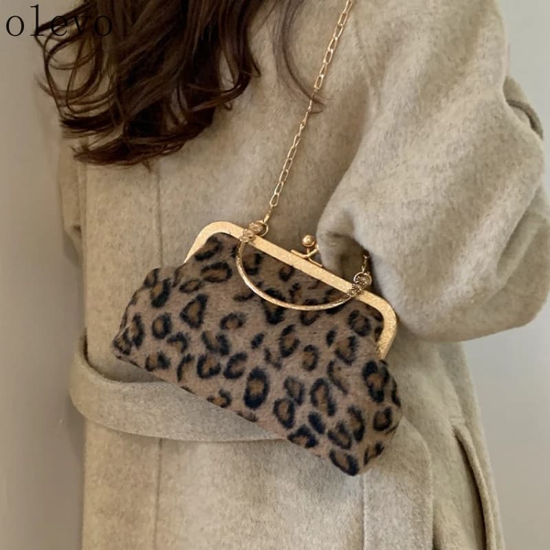 Nuova borsa a conchiglia con texture versatile con stampa leopardata Borsa con manico alla moda con catena per donna Comode borse a tracolla semplici da donna