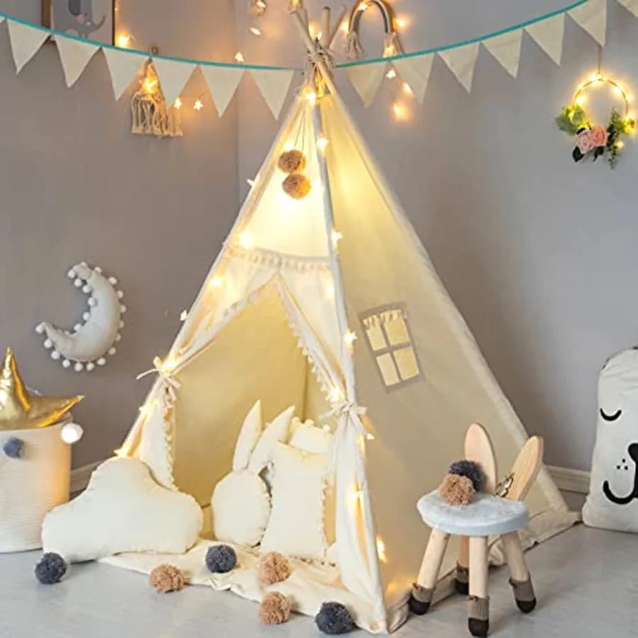 Tenda Teepee con Tappetino Imbottito, Banner, Luci Fatate, Palline di Filato, Borsa per il Trasporto, Tenda da Gioco in Tela di Cotone per Bambini con Nappe e Pizzo