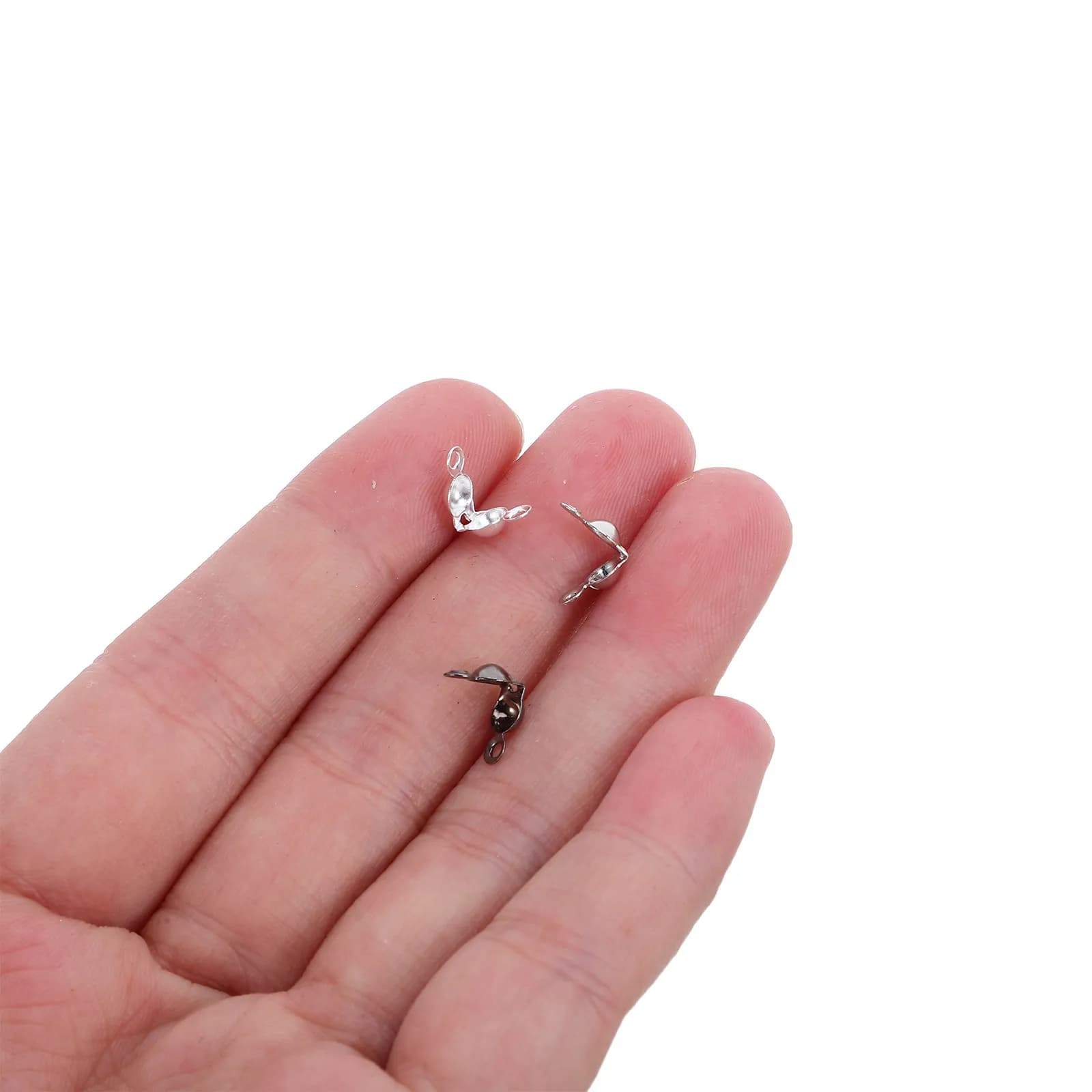 600Pcs Necklace End Buckle Iron Bead Tips Knot Covers Crimp Beads Fold-Over Clamshell Metal Endcaps for DIY Jewelry Making