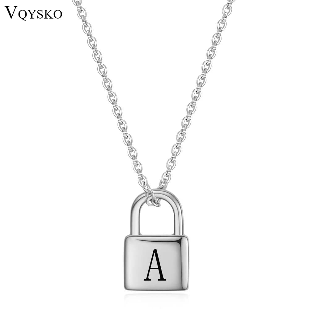 VQYSKO personalizza 26 lettere lucchetto ciondolo collana lucchetto fascino piccolo semplice piccolo gioielli regali per lei