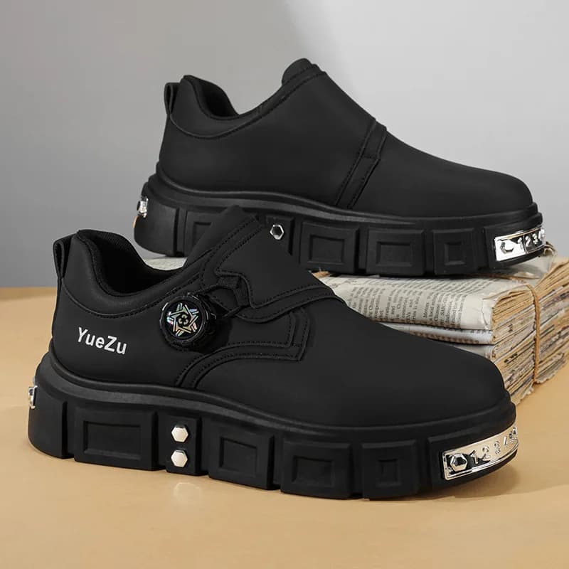 Scarpe da uomo - Scarpe casual nere versatili primaverili con punta larga, bottoni rotanti, suola spessa, rialzo interno, alla moda