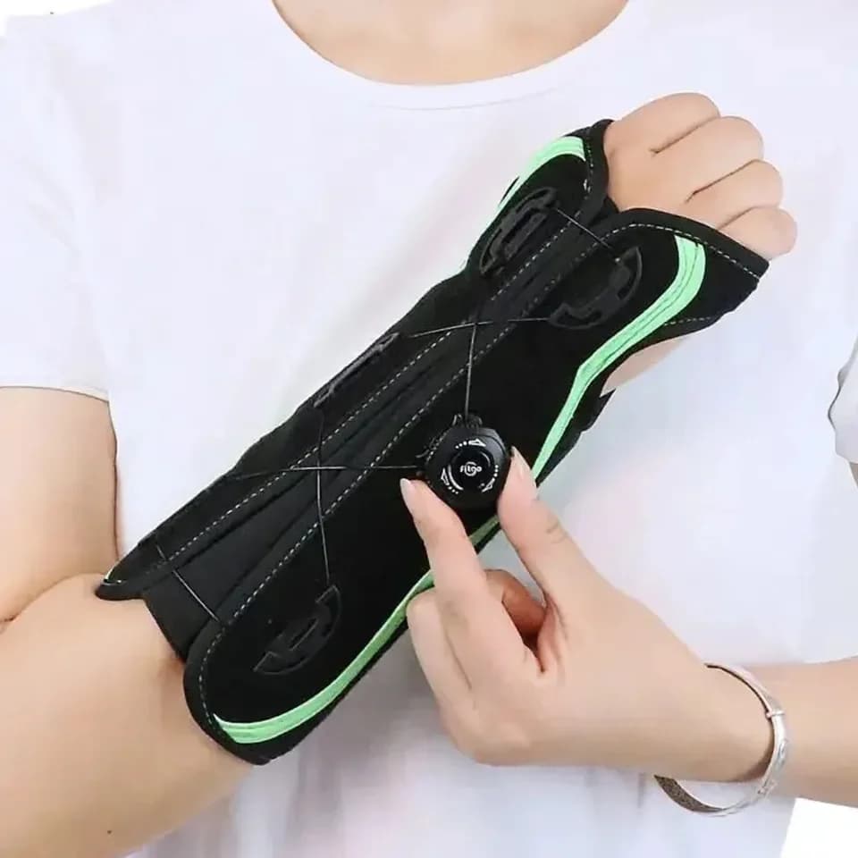 Supporto per Polso per Sindrome del Tunnel Carpale, Accessori Sportivi da Palestra, Guanti per Uomo e Donna per Artrite e Osteoartrite, Protezione per Mani da Calcio 2026