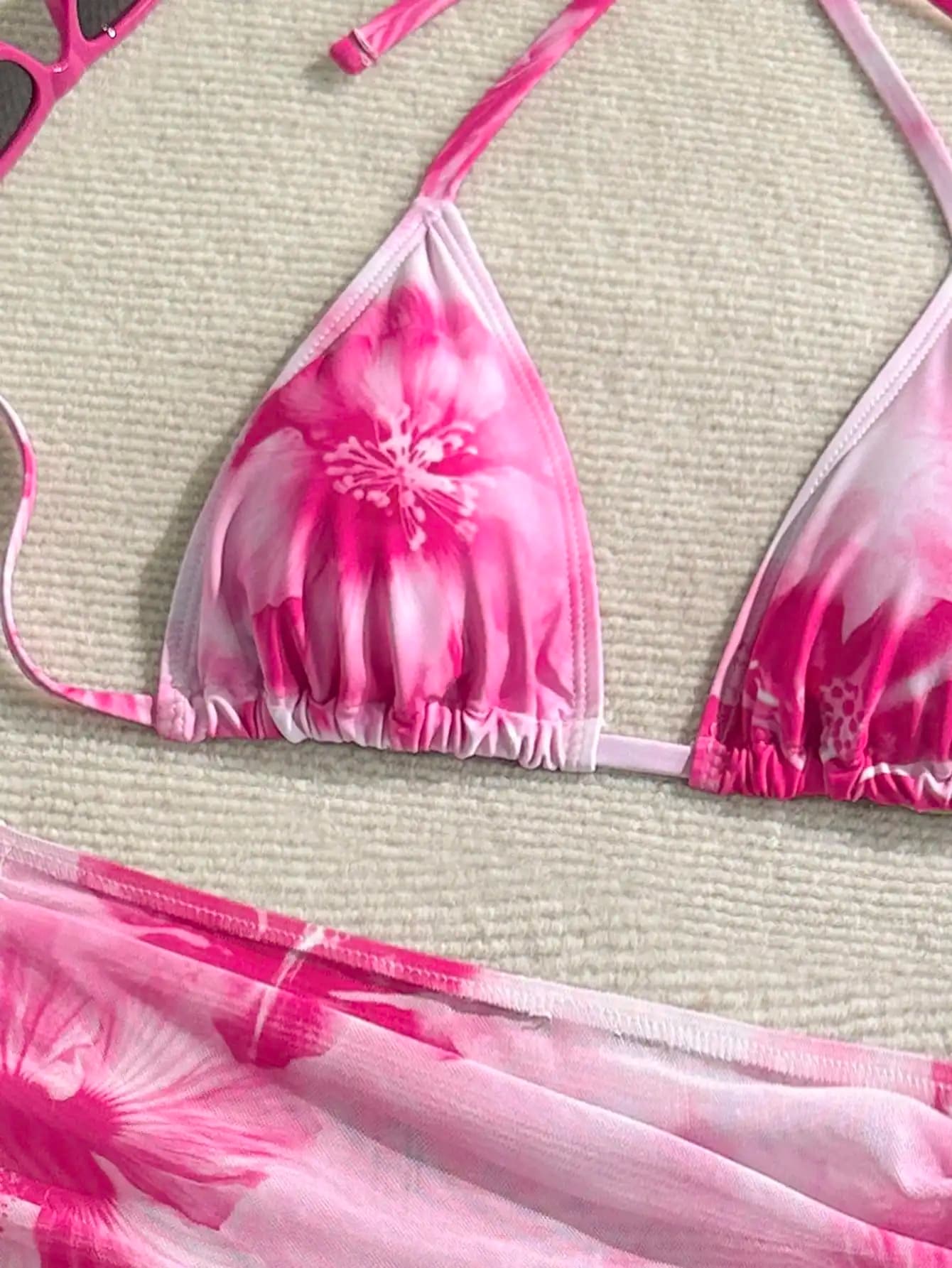 Costume da bagno tre pezzi da donna con stampa floreale, bikini con laccetti laterali e gonna copricostume