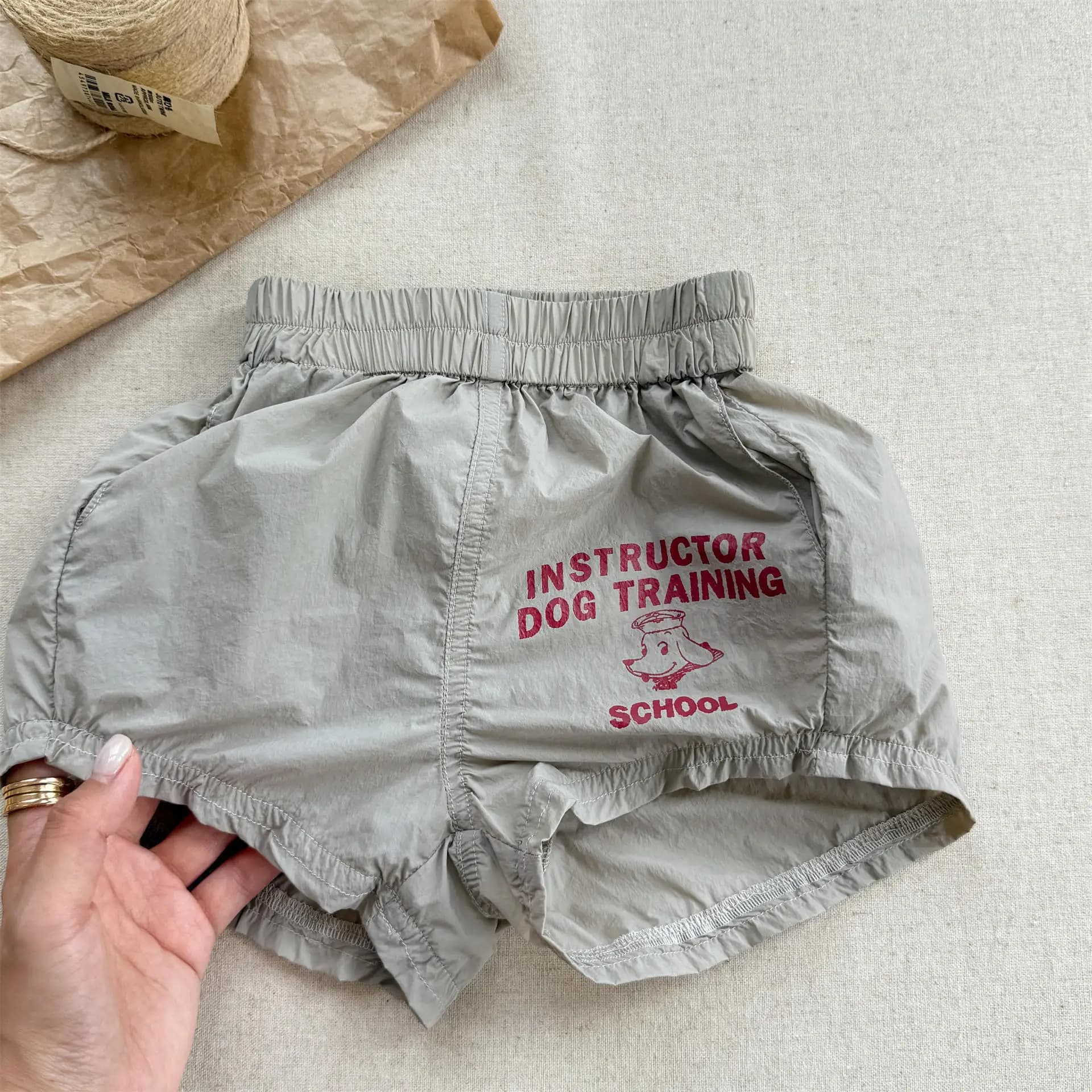 2025 Estate nuove ragazze cartoni animati ricamo pantaloncini bambini pantaloncini casual moda neonato pantaloncini sportivi vestiti larghi per bambini