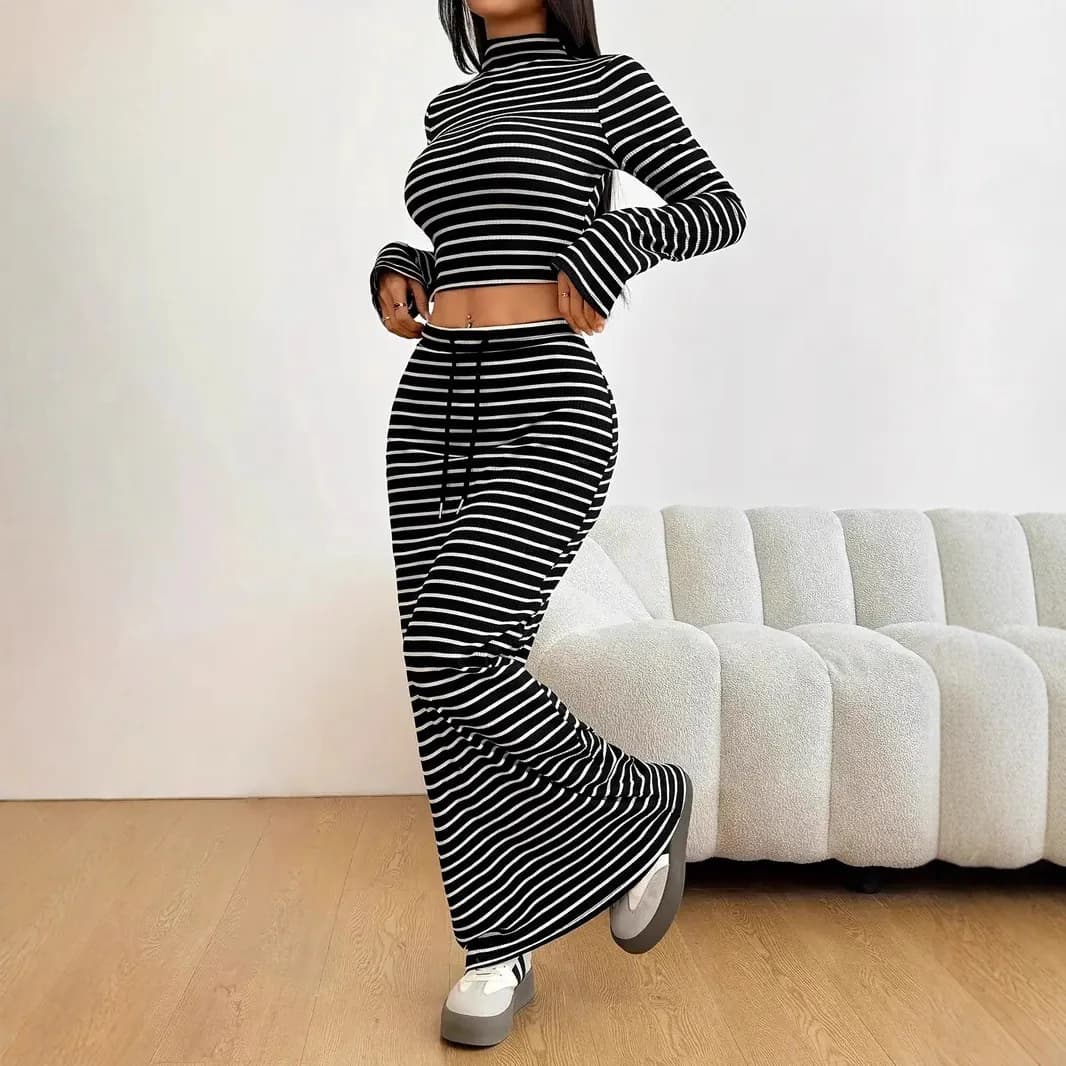 Set Due Pezzi da Donna a Righe Bianche e Nere, Top Corto a Collo Alto e Maniche Lunghe, Gonna Lunga a Vita Alta con Cordoncino, Elegante Abbigliamento Casual Streetwear