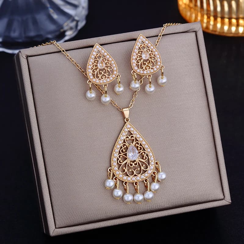 Set di gioielli in cristallo indiano con perline etniche Boho per le donne Set di orecchini con collana di strass con goccia d'acqua di lusso accessori da sposa