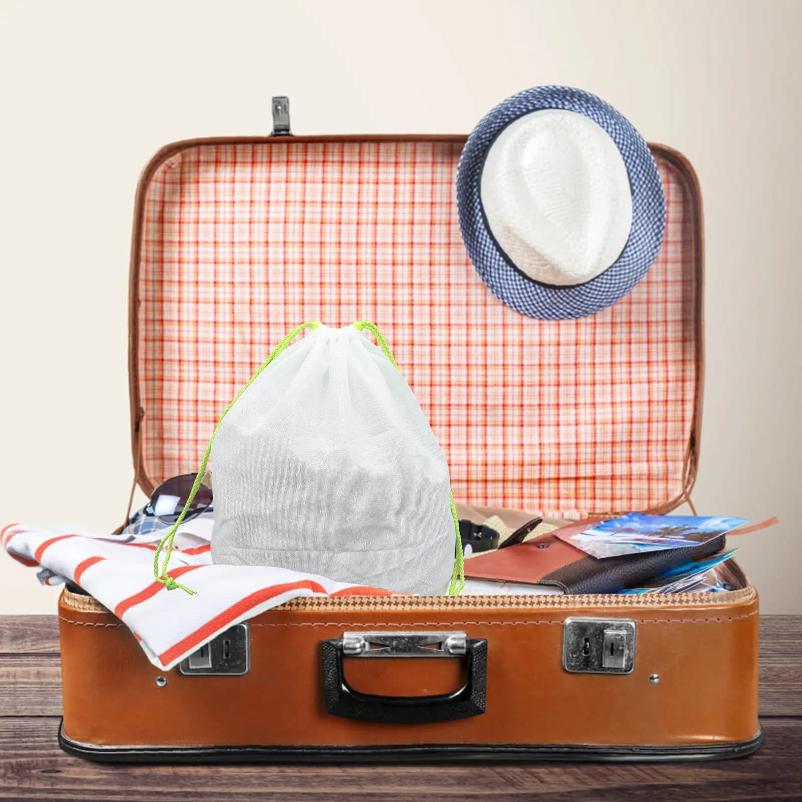 2 Sacchetti Pieghevoli in Rete con Cordoncino per Lavaggio in Lavatrice di Biancheria Intima, Reggiseni, Calzini e Vestiti Delicati, Ideali per Viaggi e Dormitori