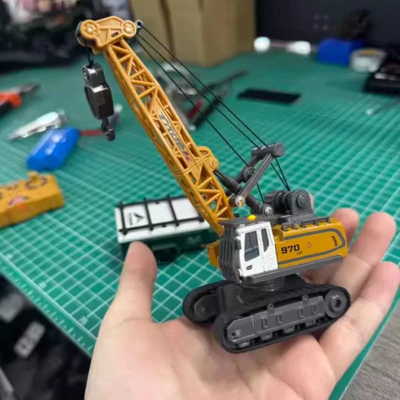 Veicoli da costruzione in lega in scala 1:64, escavatore, carrello elevatore, camion ribaltabile, mini giocattoli da tavolo per bambini, camion telecomandato