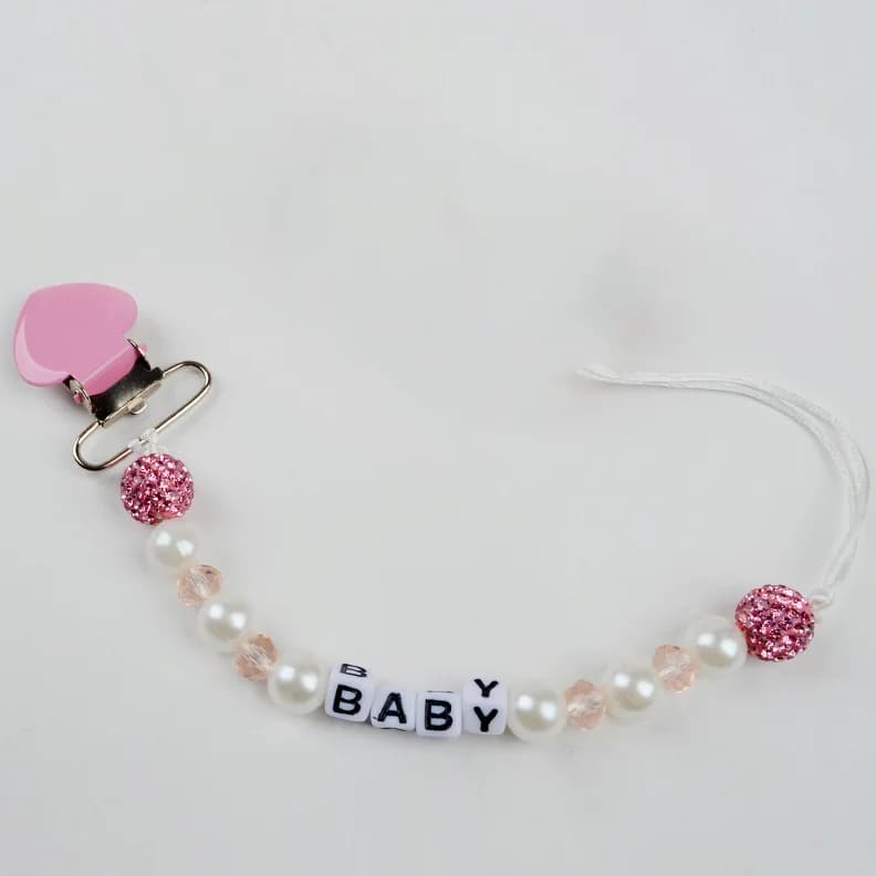 Nuova catena per clip per ciuccio per neonato Catena anti-goccia in cristallo di argilla per catena per clip per capezzoli a forma di cuore per bambina