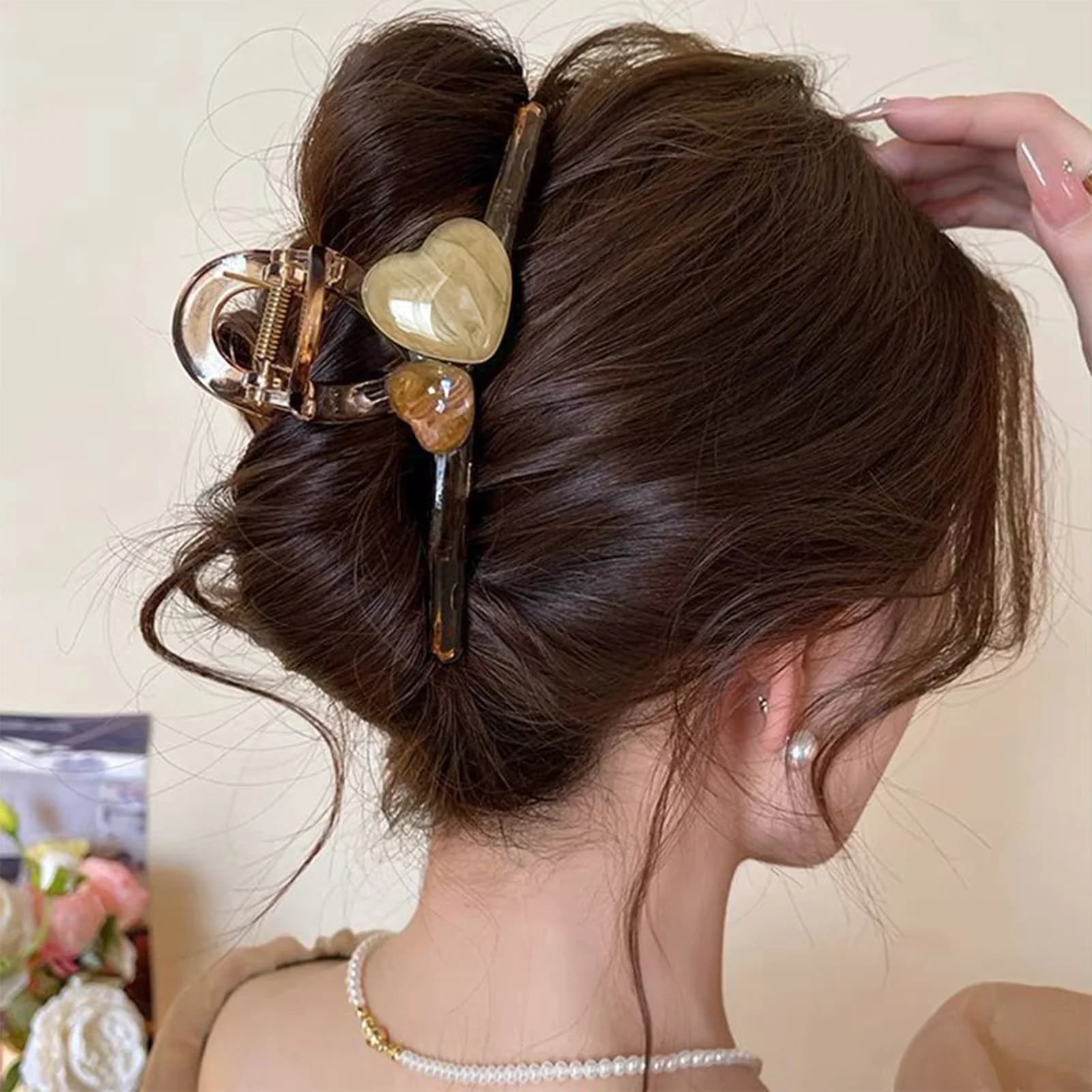 Resin Hair Claw Clips for Holiday Women Large Shark Clip Strong Hold Non-Slip Retro Styling Tools Durable Lightweight