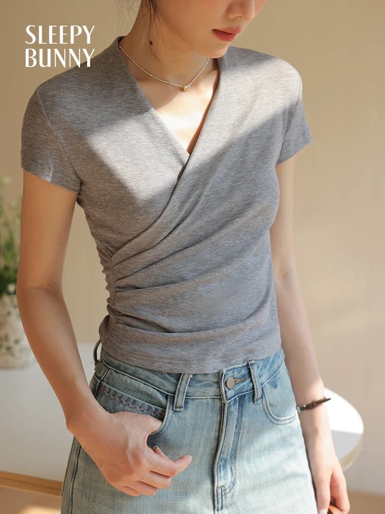 T-shirt chic con scollo a V incrociato Top a maniche corte slim fit Camicetta estiva casual elegante per donna Abito elegante da indossare ogni giorno a vita alta