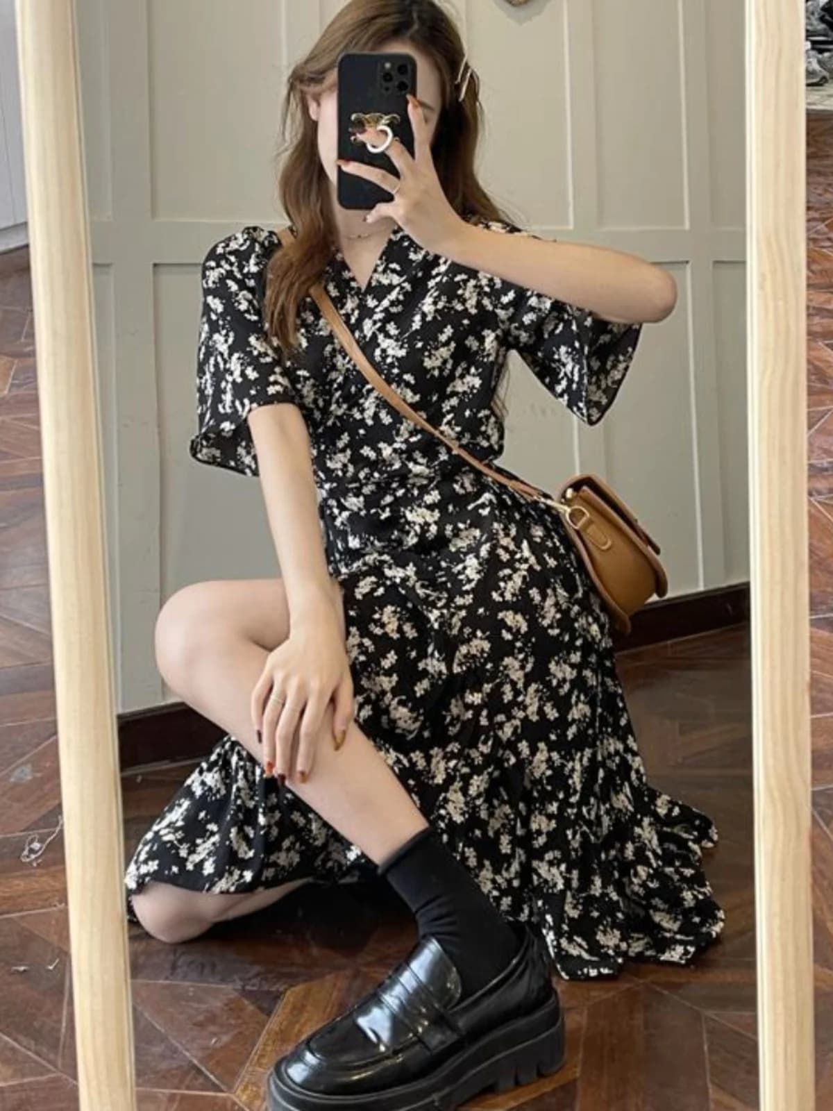 Abito Midi Floreale da Donna, Nuovo Modello Estivo con Vita Stretta, Maniche Corte, Orlo Irregolare, Gonna a Trapezio, Scollo a V, in Fibra di Poliestere