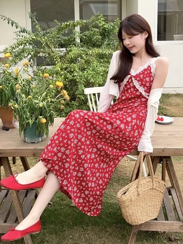 Red Floral V-Neck Halter Dress Women's Summer Beautiful Lace Waist-Cinching Skirt Beach Vacation Long Dress