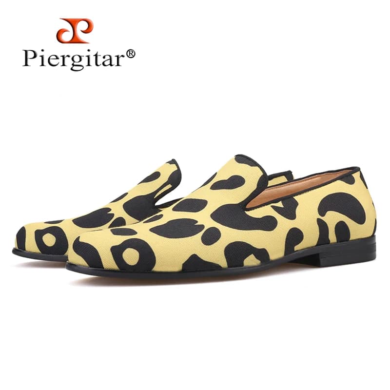 Piergitar British Classic Style Yellow Leopard Animal Printing Canvas Men's Loafers Comfortable Leather Insole Slip-On Slippers