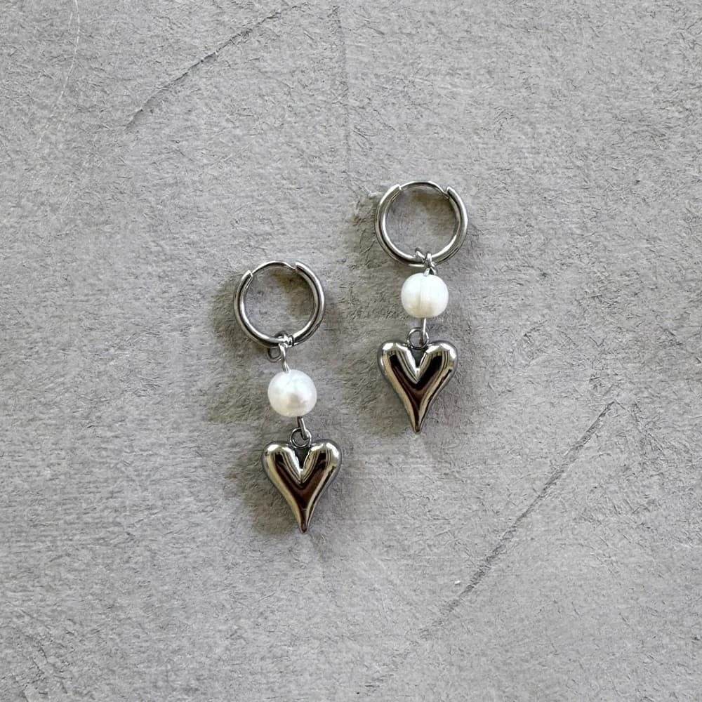 Orecchini pendenti con perle finte a forma di cuore in acciaio inossidabile per donna Grunge Y2K Cool Love Orecchini a cerchio Regalo di gioielli per lei