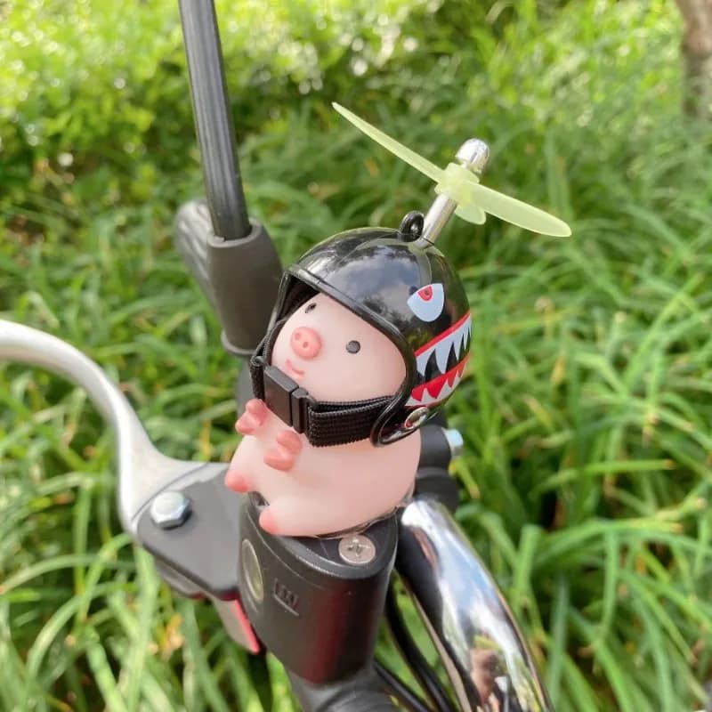 1Pc Creative Wind Propeller Helmet Pig Doll Ornament Vehicle Dashboard Mountain Bike Scooter Handlebar Decor Small Present